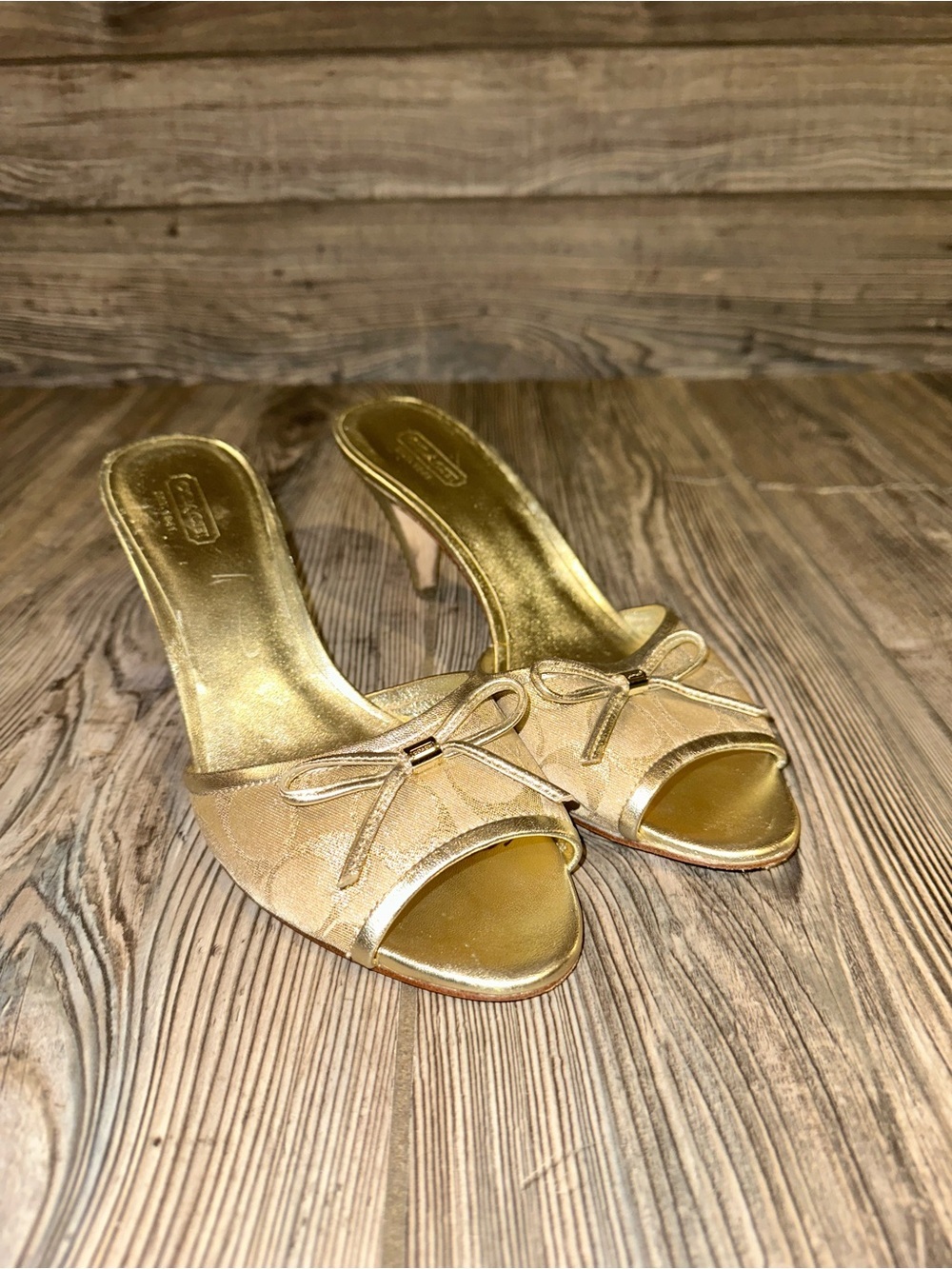 Coach Gold Metallic Open-Toe Kitten Heel Mules with Bow Mesh Logo Size 8 Class